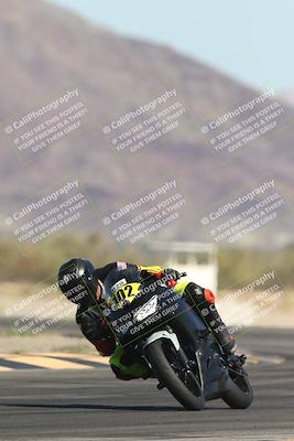 media/Oct-30-2025-Racers Edge (Thu) [[dabbdaf680]]/3-B Group/Session 2 (Turn 14)/